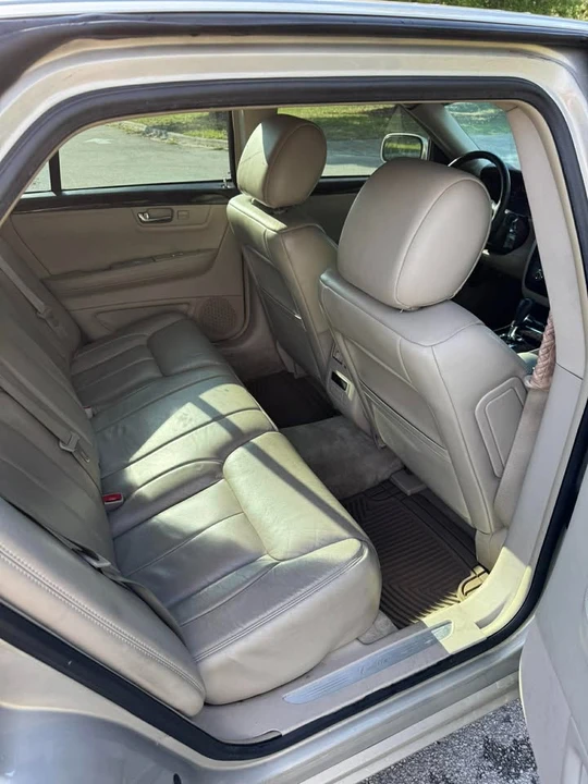 2009 Cadillac DTS - Image 13 of 14