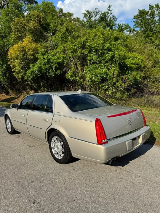 2009 Cadillac DTS - Image 4 of 14
