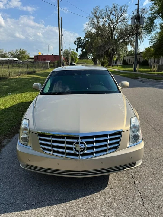 2009 Cadillac DTS - Image 2 of 14