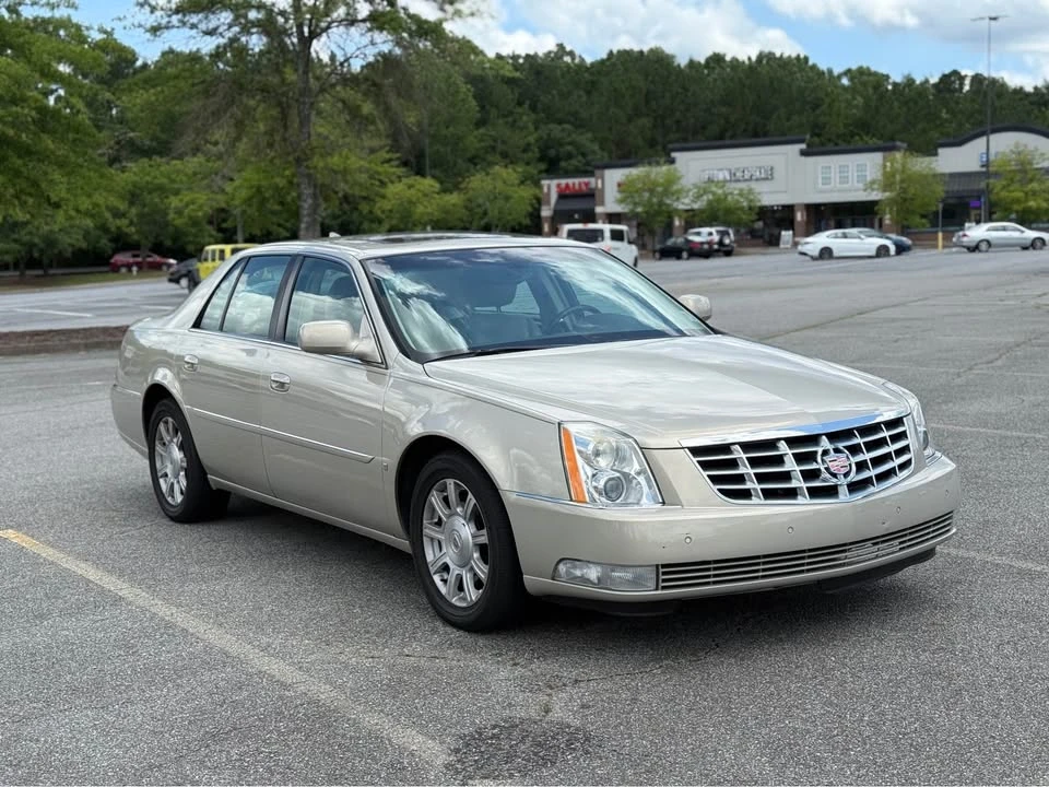 2009 Cadillac DTS - Image 2 of 9