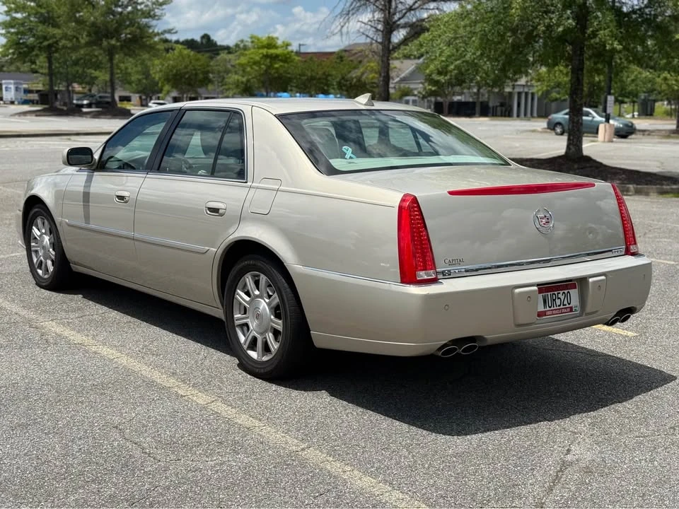 2009 Cadillac DTS - Image 5 of 9
