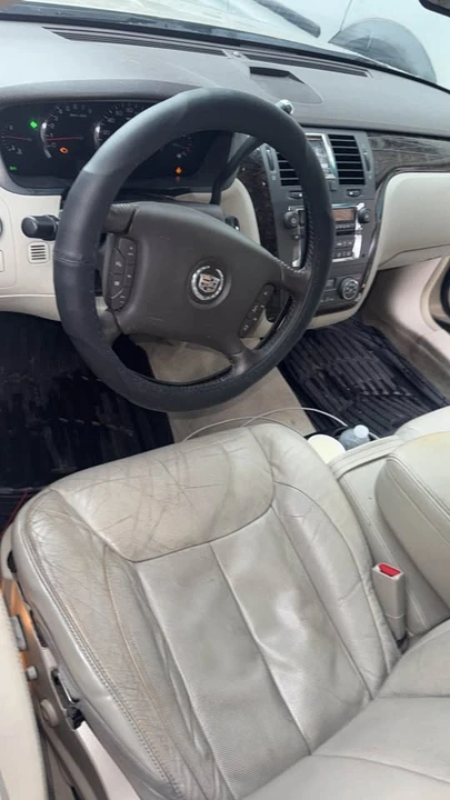 2009 Cadillac DTS - Image 4 of 5