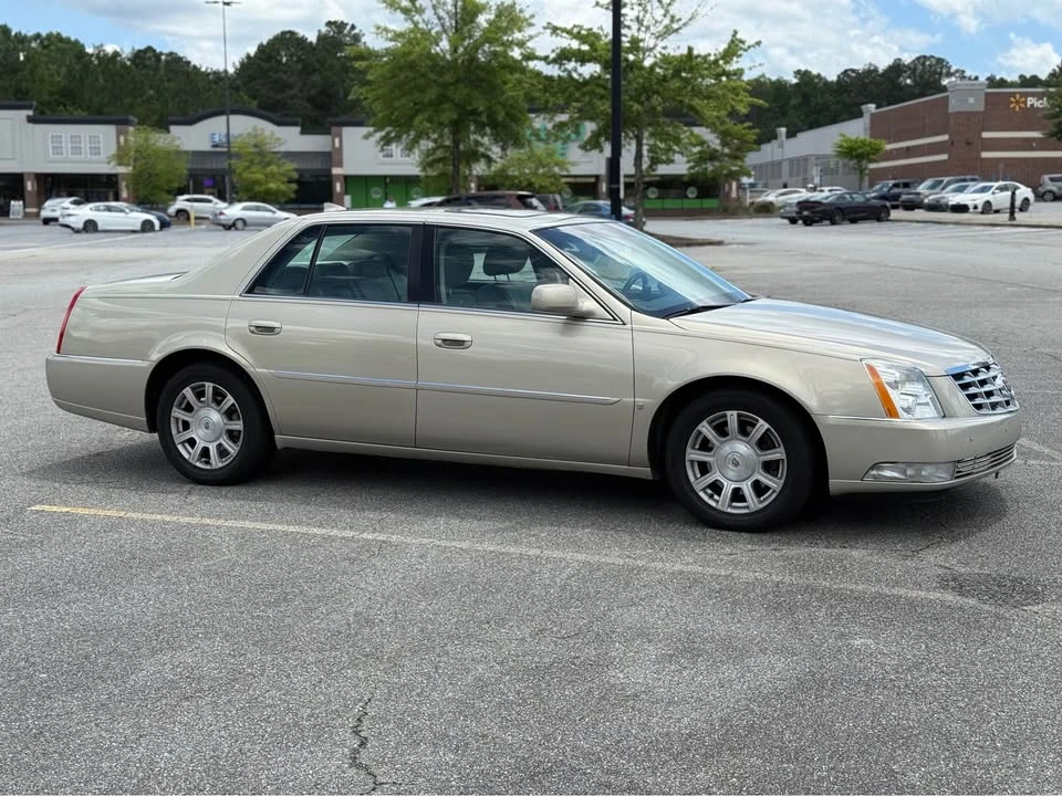 2009 Cadillac DTS - Image 3 of 9