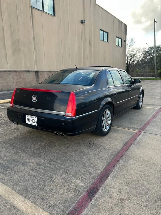 2009 Cadillac DTS - Image 14 of 19