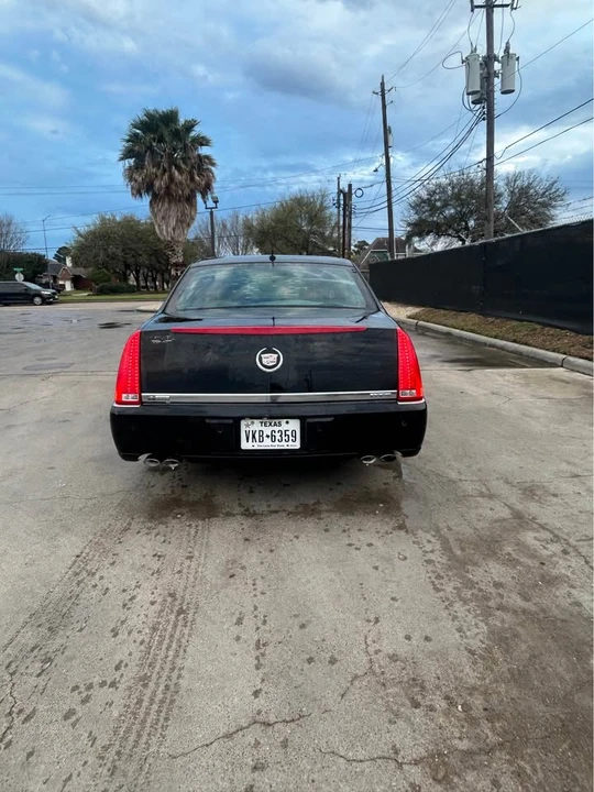 2009 Cadillac DTS - Image 3 of 19
