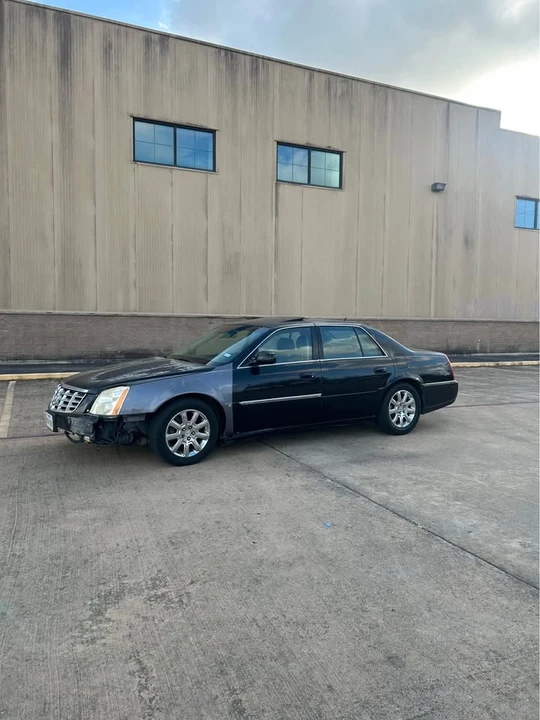 2009 Cadillac DTS - Image 18 of 19