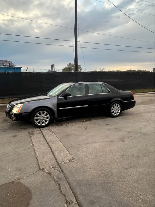 2009 Cadillac DTS - Image 8 of 19