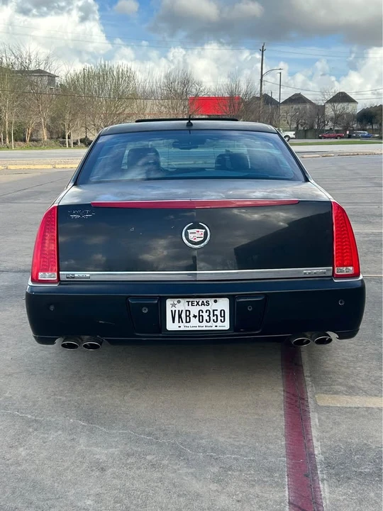 2009 Cadillac DTS - Image 15 of 19