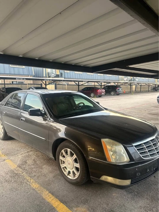 2009 Cadillac DTS - Image 4 of 8