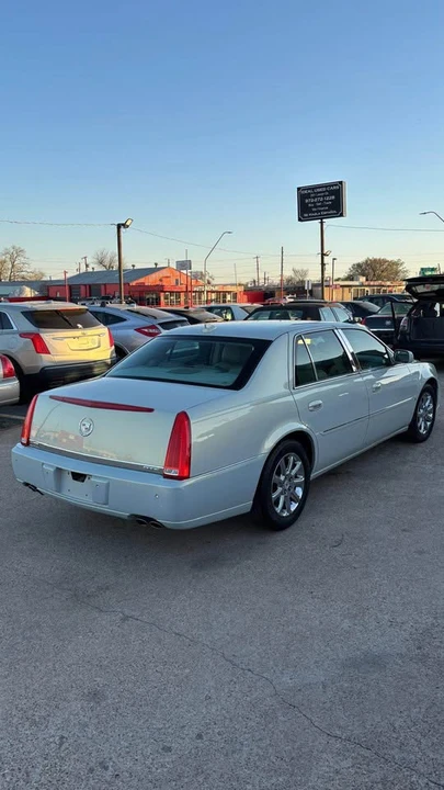 2009 Cadillac DTS - Image 4 of 18