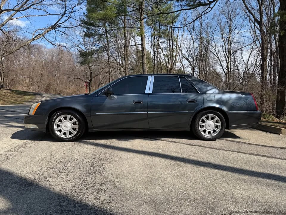 2009 Cadillac DTS - Image 4 of 13