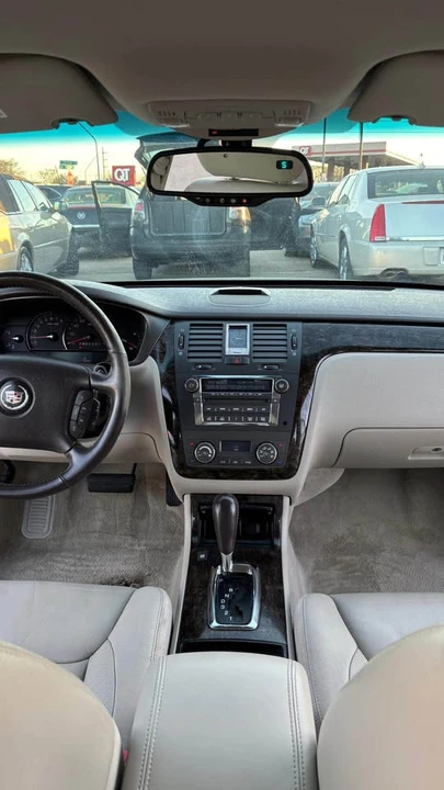 2009 Cadillac DTS - Image 12 of 18