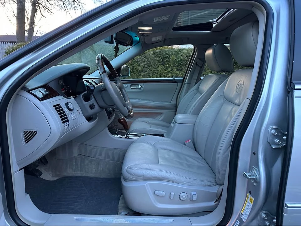 2009 Cadillac DTS - Image 7 of 20
