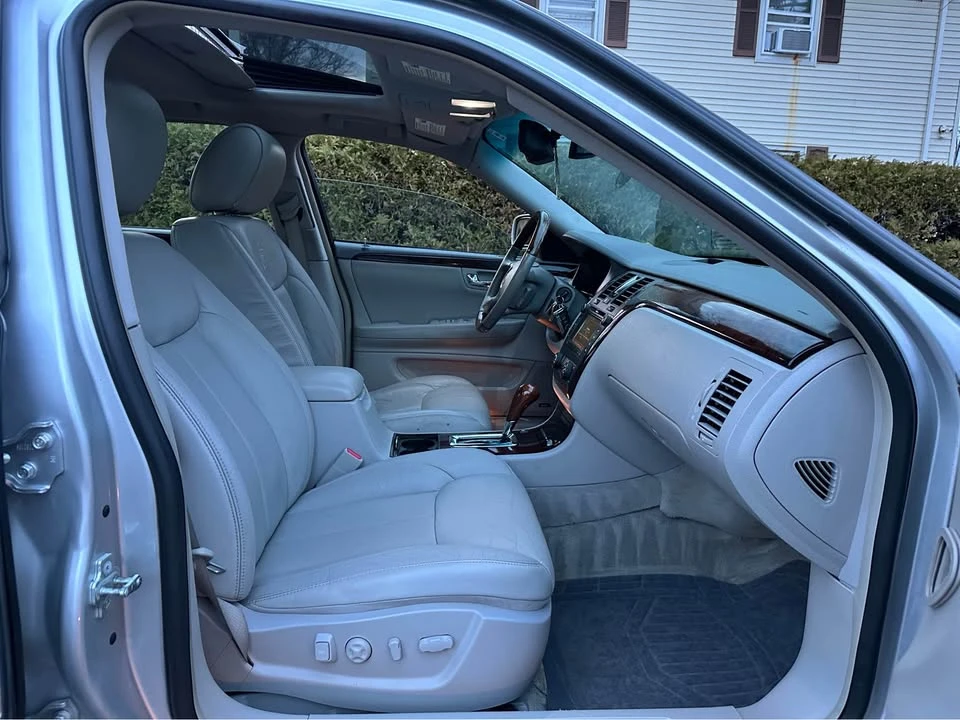2009 Cadillac DTS - Image 14 of 20