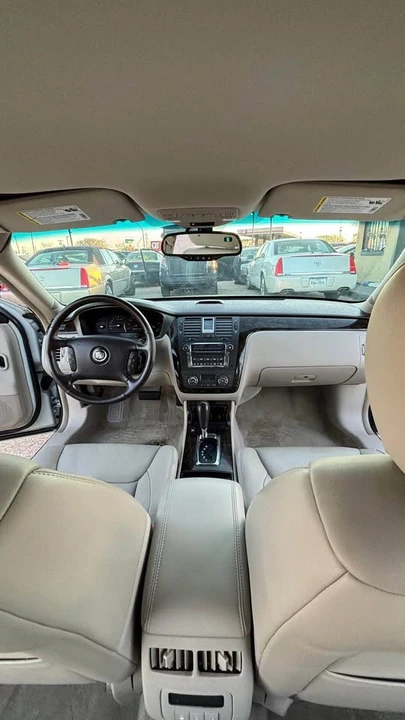 2009 Cadillac DTS - Image 10 of 18