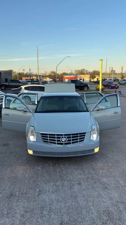 2009 Cadillac DTS - Image 13 of 18