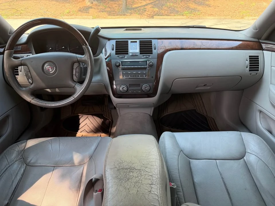 2009 Cadillac DTS - Image 9 of 13