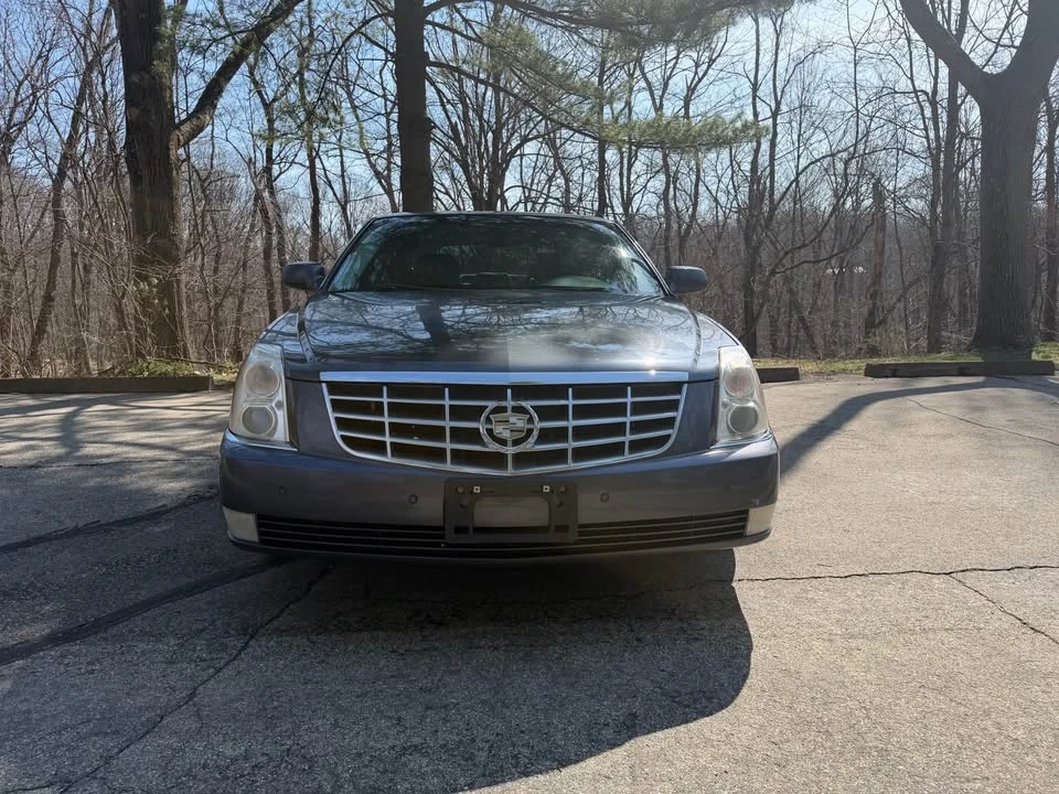 2009 Cadillac DTS - Image 2 of 13