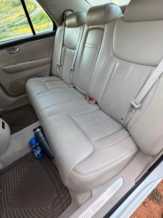 2009 Cadillac DTS - Image 5 of 10