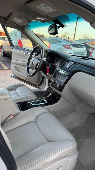 2009 Cadillac DTS - Image 8 of 18