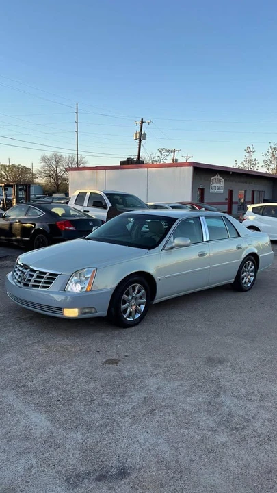 2009 Cadillac DTS - Image 3 of 18