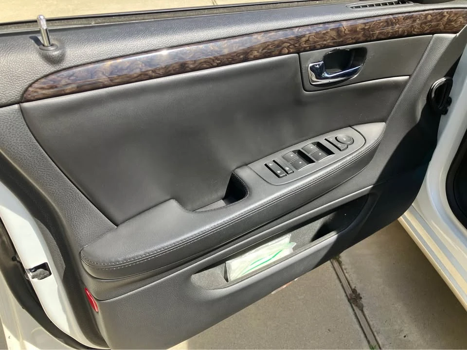 2009 Cadillac DTS - Image 8 of 19