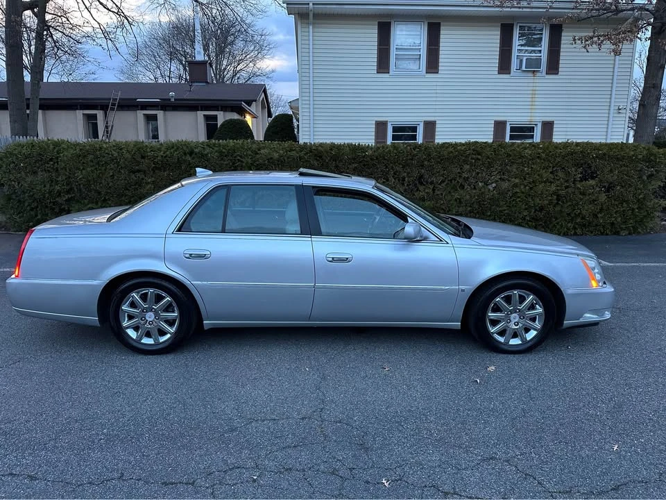 2009 Cadillac DTS - Image 12 of 20