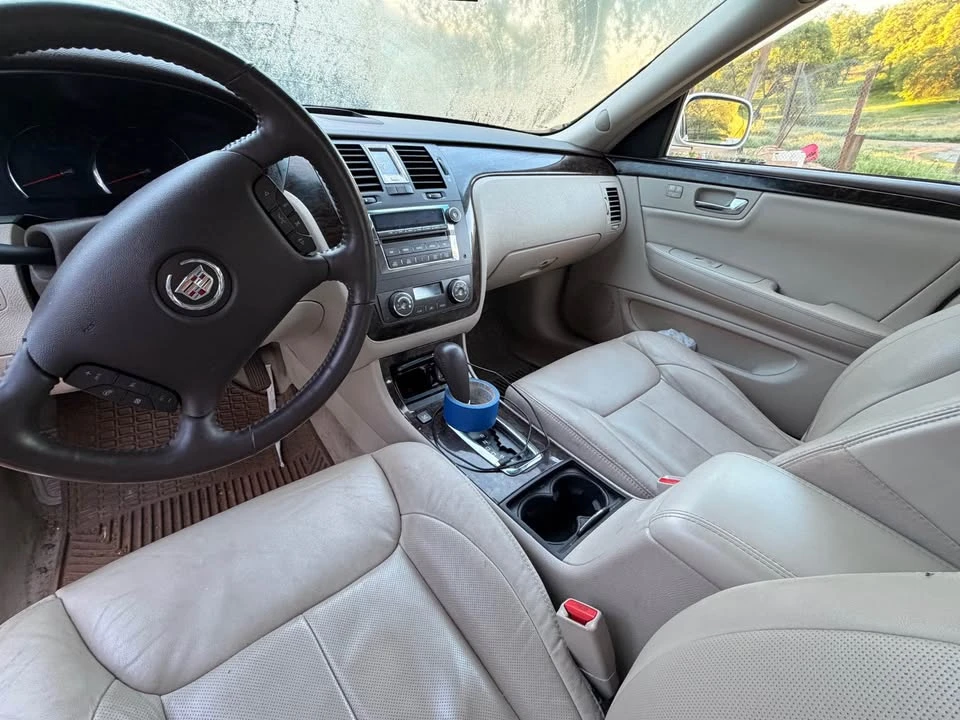 2009 Cadillac DTS - Image 6 of 10