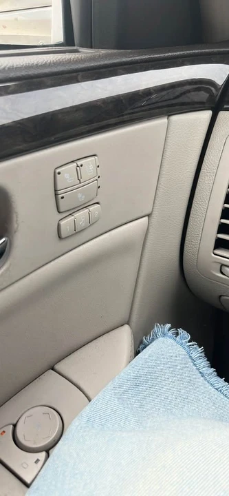 2009 Cadillac DTS - Image 13 of 15