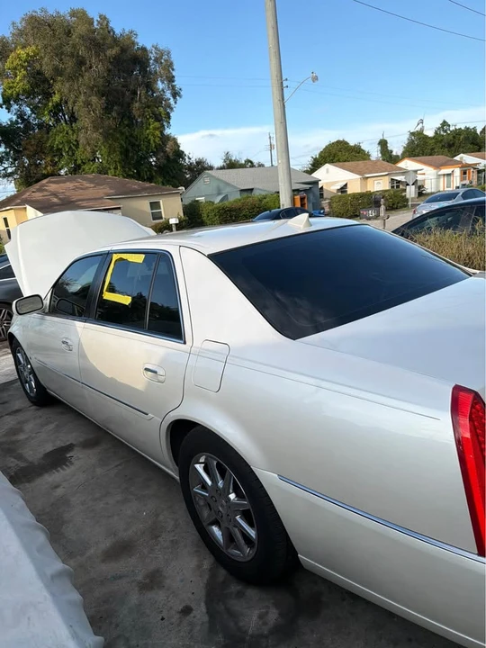 2009 Cadillac DTS - Image 3 of 5