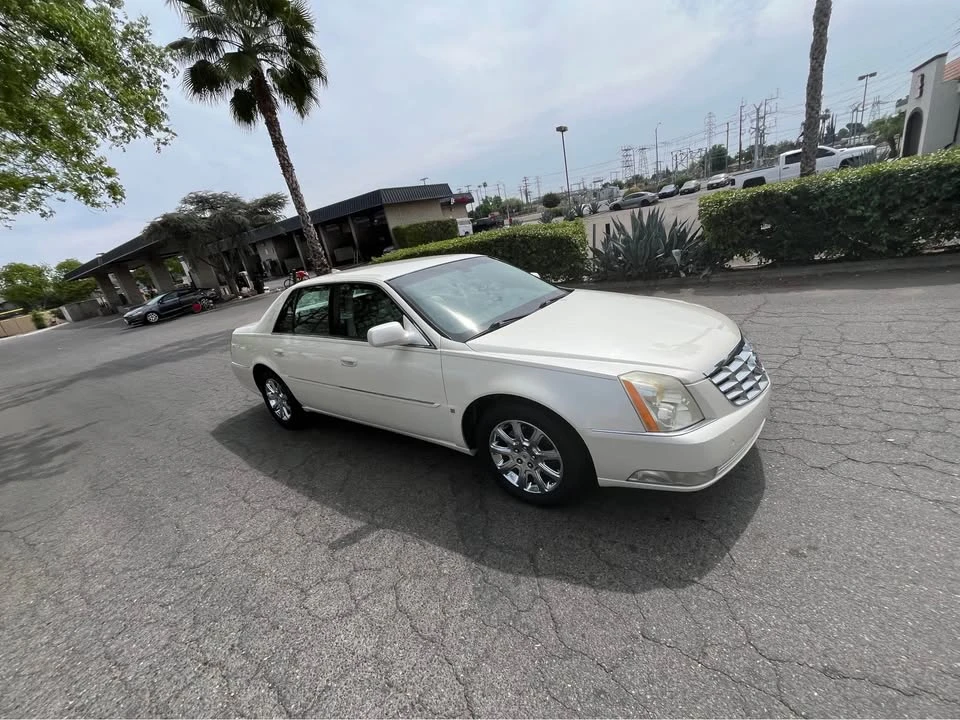 2009 Cadillac DTS - Image 4 of 15