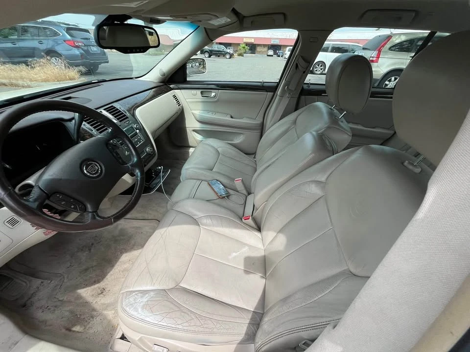 2009 Cadillac DTS - Image 7 of 13