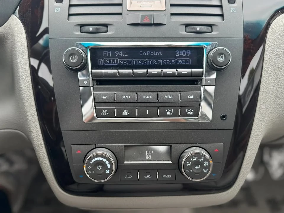 2009 Cadillac DTS - Image 17 of 20