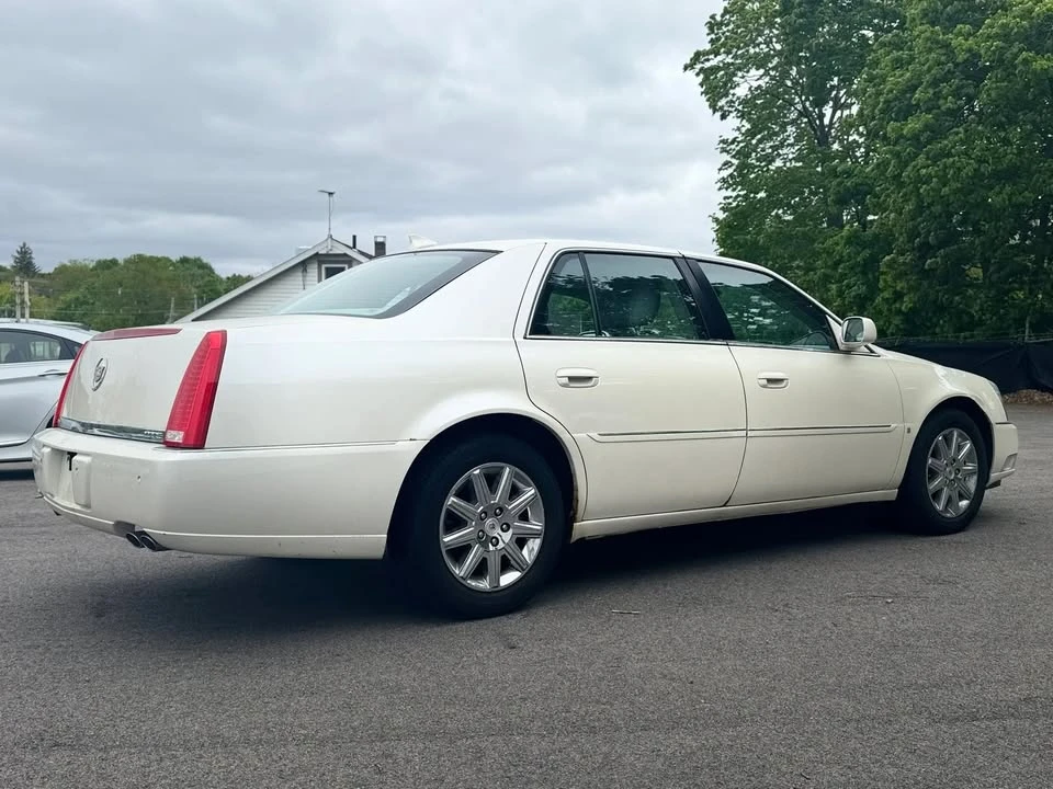 2009 Cadillac DTS - Image 5 of 20