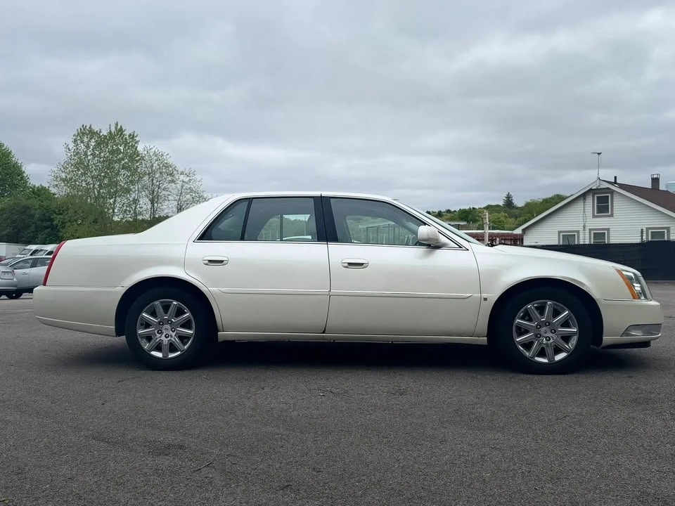 2009 Cadillac DTS - Image 4 of 20