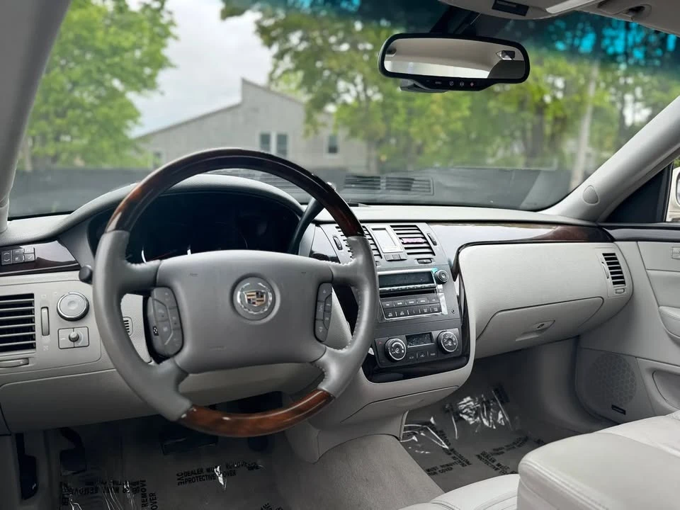 2009 Cadillac DTS - Image 9 of 20