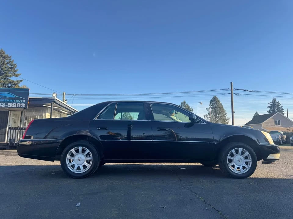 2009 Cadillac DTS - Image 9 of 19
