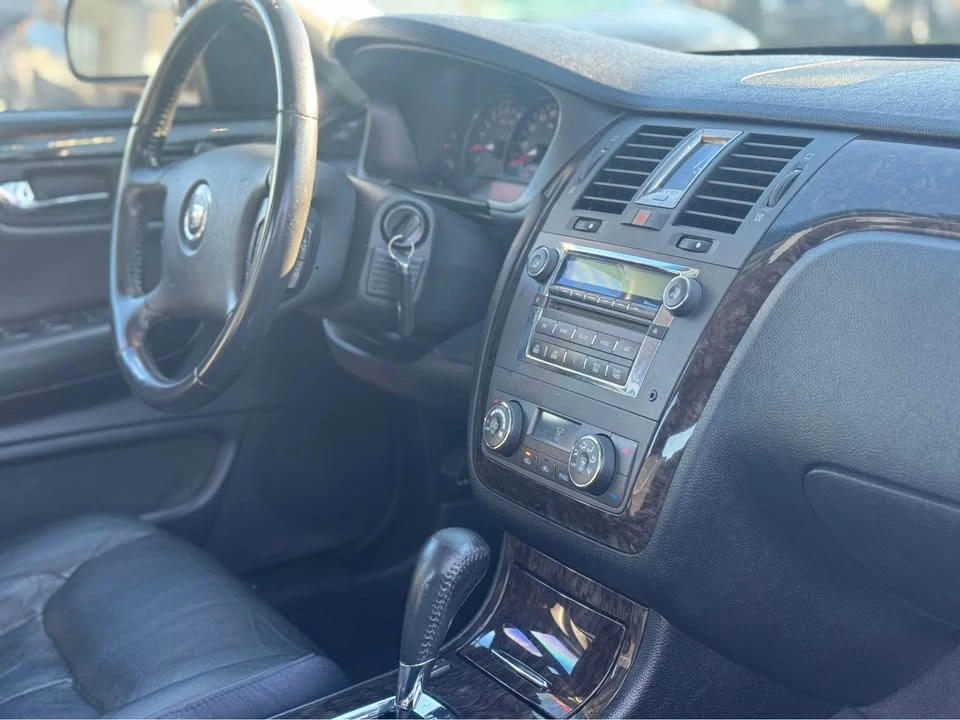 2009 Cadillac DTS - Image 7 of 19