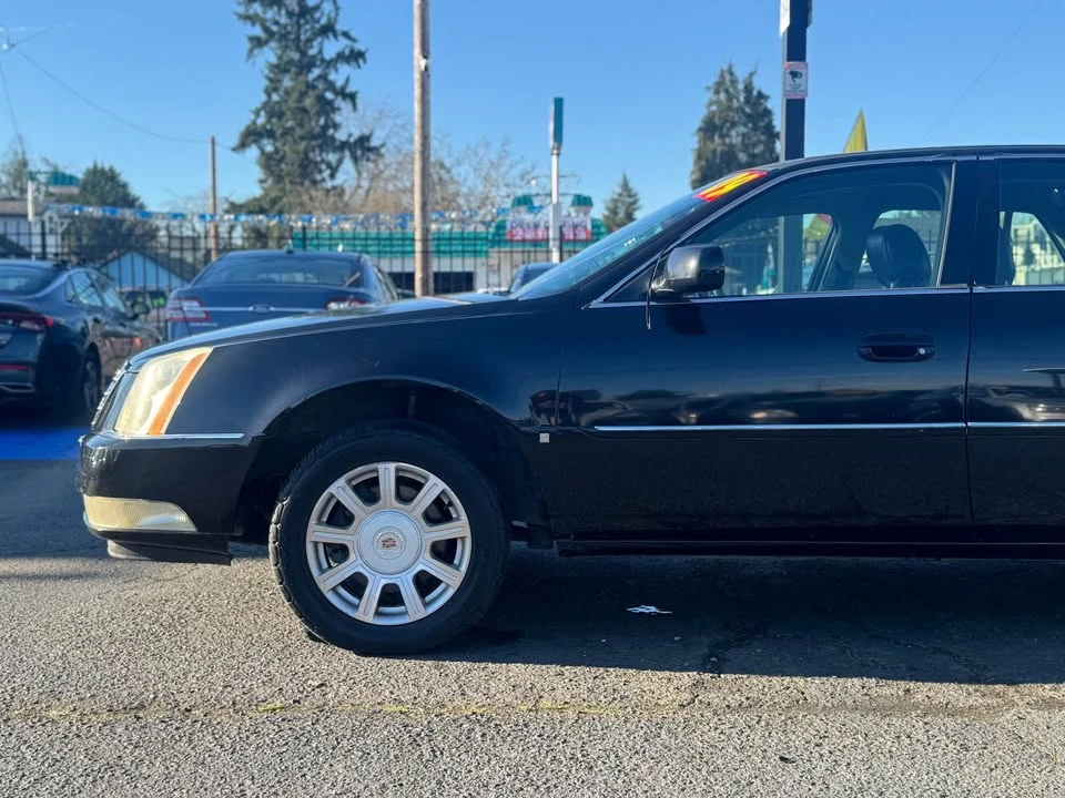 2009 Cadillac DTS - Image 18 of 19