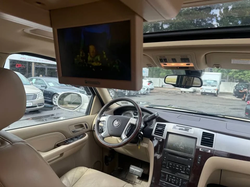 2009 Cadillac Escalade & EXT 3rd Gen - Image 18 of 20