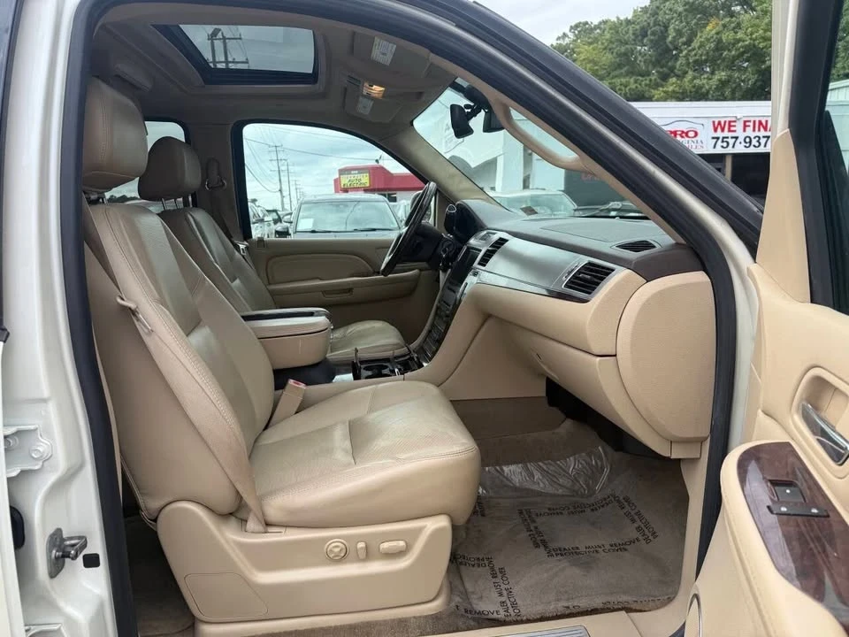 2009 Cadillac Escalade & EXT 3rd Gen - Image 19 of 20