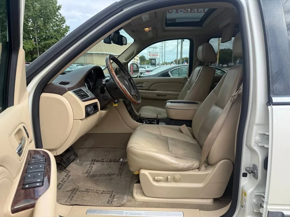 2009 Cadillac Escalade & EXT 3rd Gen - Image 12 of 20