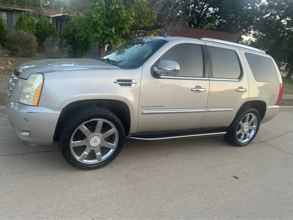 2009 Cadillac Escalade & EXT 3rd Gen - Image 6 of 10
