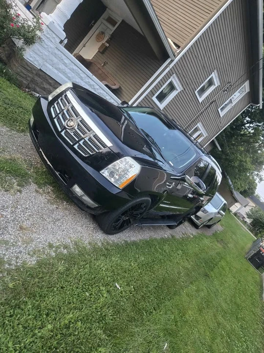 2009 Cadillac Escalade & EXT 3rd Gen - Image 3 of 10