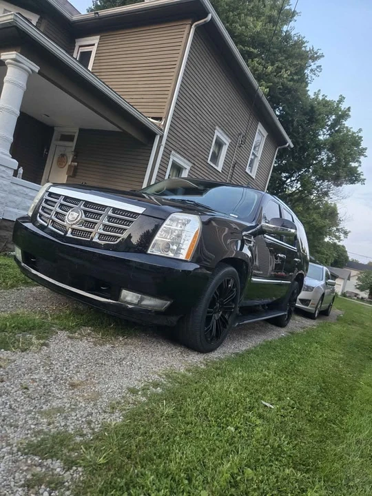2009 Cadillac Escalade & EXT 3rd Gen - Image 4 of 10