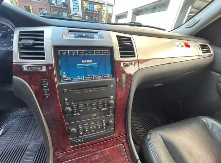 2009 Cadillac Escalade & EXT 3rd Gen - Image 9 of 11