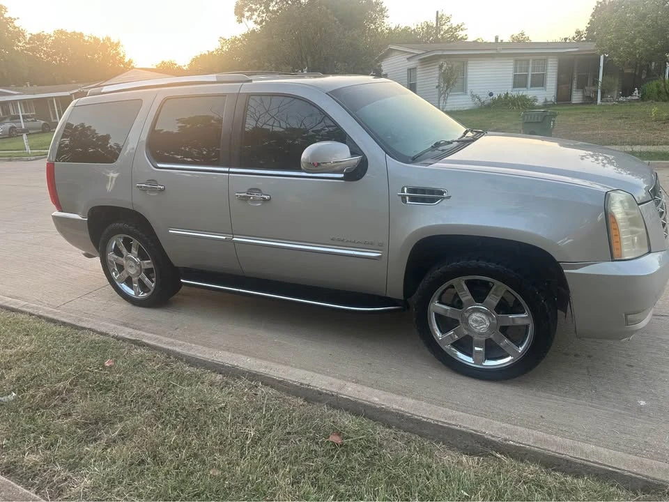2009 Cadillac Escalade & EXT 3rd Gen - Image 5 of 10