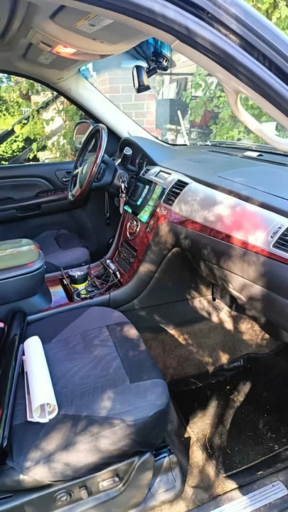 2009 Cadillac Escalade & EXT 3rd Gen - Image 3 of 13