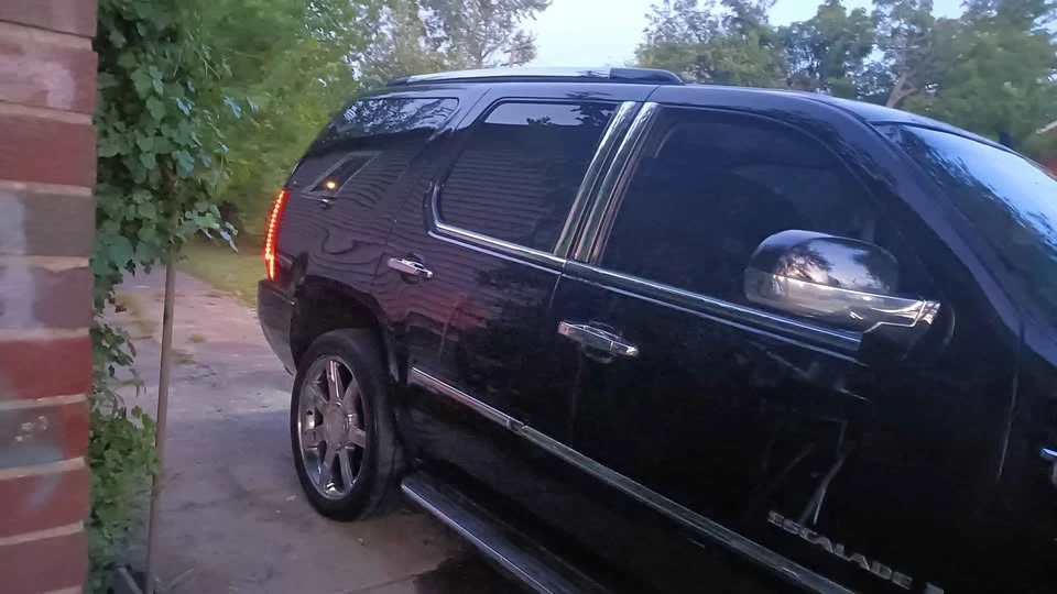 2009 Cadillac Escalade & EXT 3rd Gen - Image 12 of 13