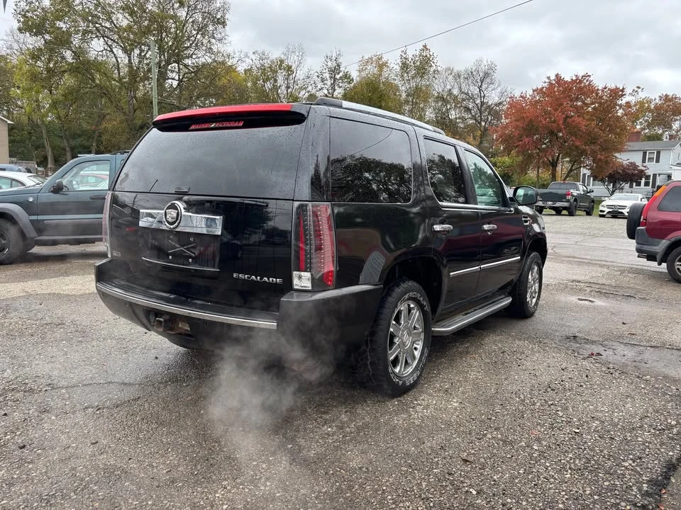 2009 Cadillac Escalade & EXT 3rd Gen - Image 4 of 13
